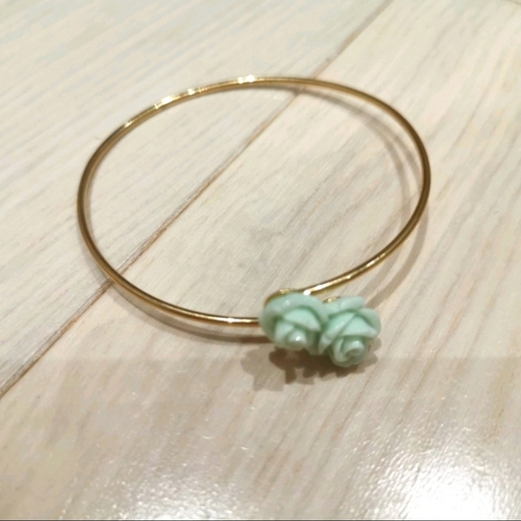 Novelty vintage style Rose Bracelet - Picture 2 of 2